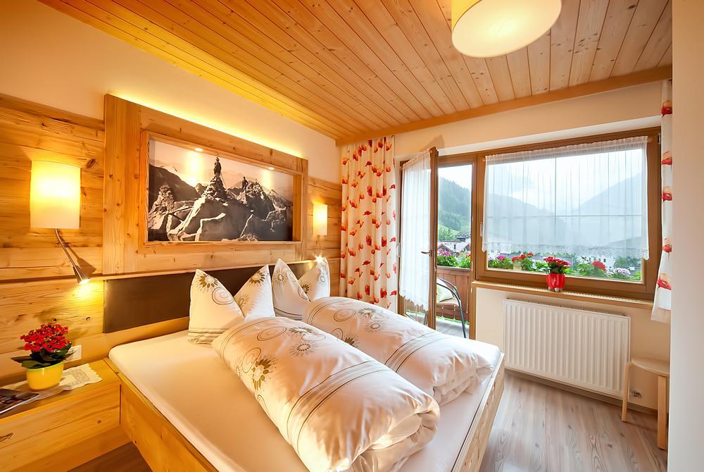 Ferienwohnung Fernblick Mayrhofen Zimmer foto